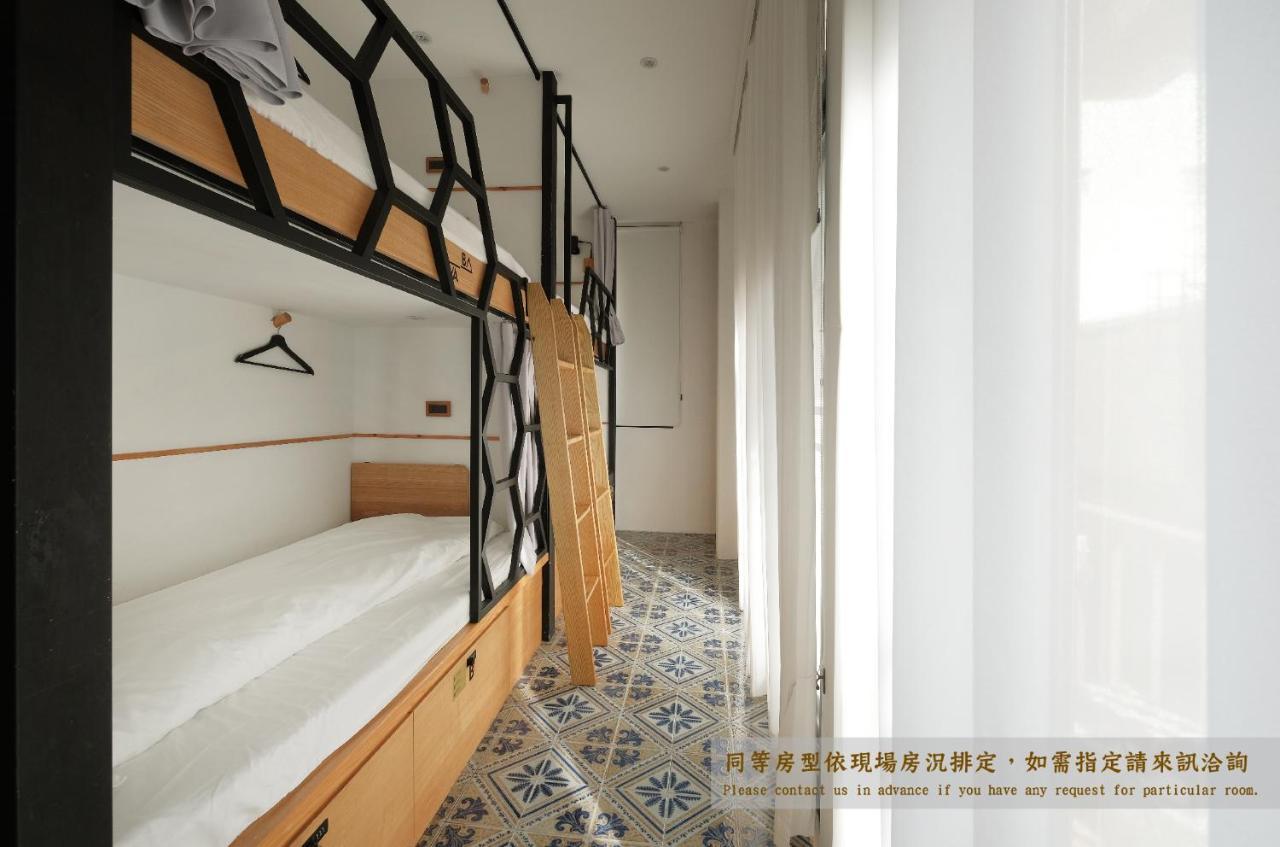 Journey Hostel Тайнань Экстерьер фото