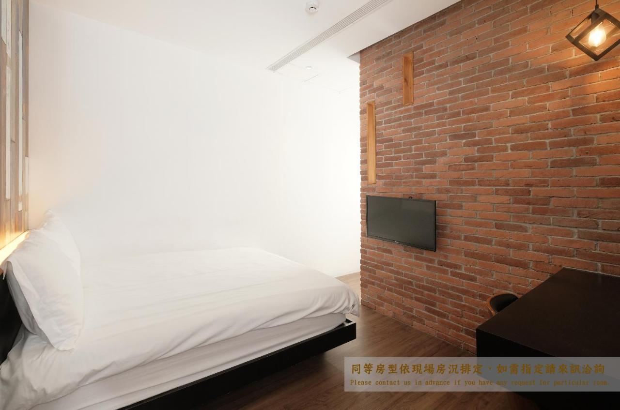 Journey Hostel Тайнань Экстерьер фото