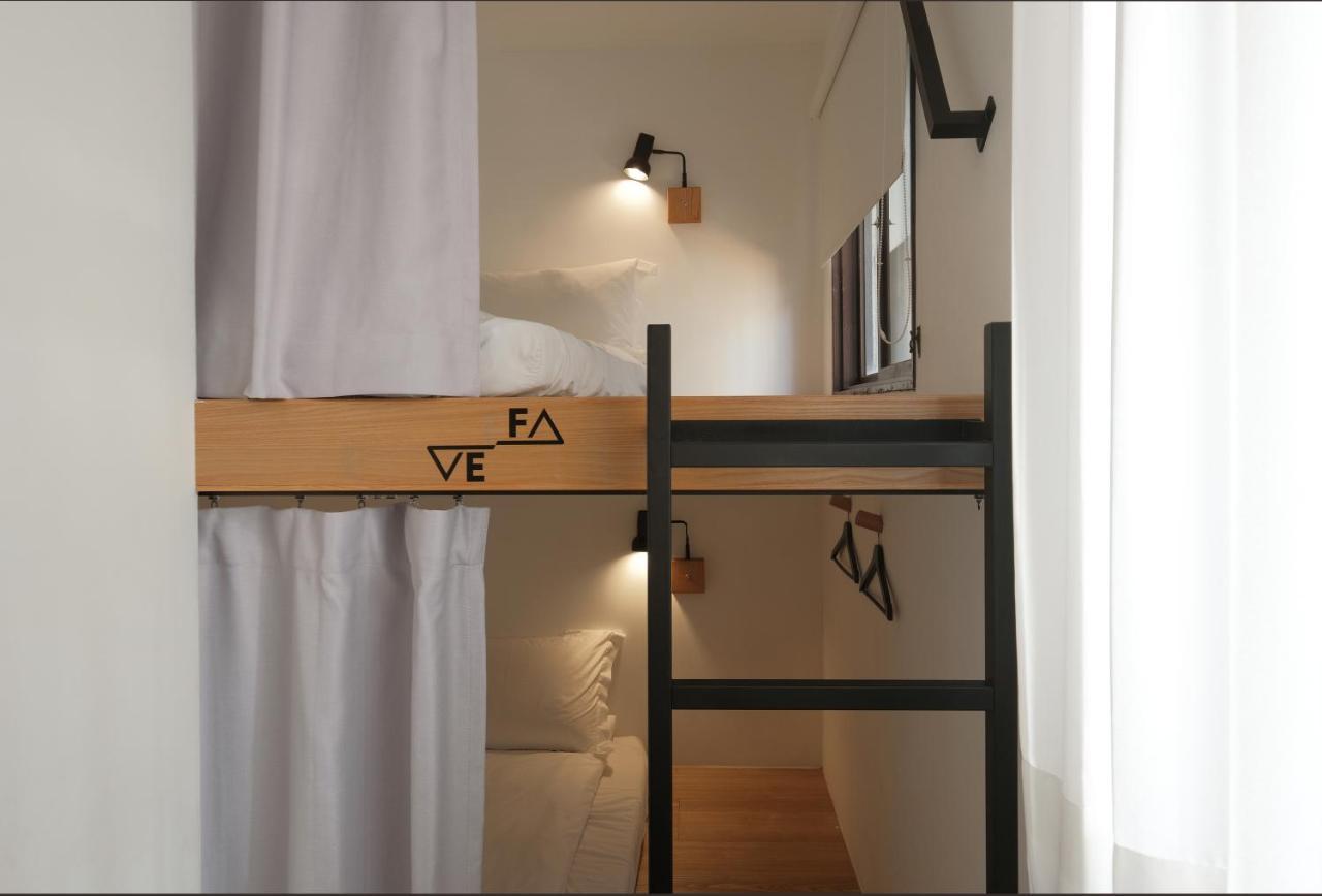 Journey Hostel Тайнань Экстерьер фото