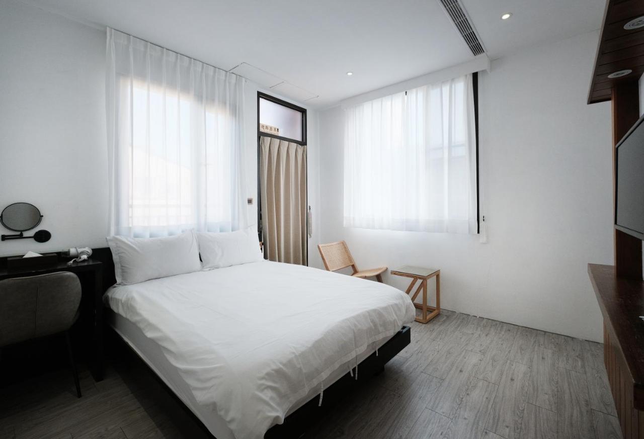 Journey Hostel Тайнань Экстерьер фото
